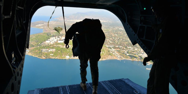 αλεξιπτωτιστής