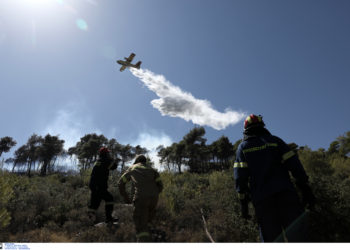 Πυρκαγιά στην Κερατέα – Εκκενώνεται οικισμός