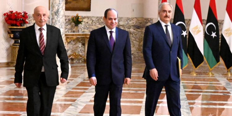 Συναντήθηκαν στο Κάιρο Χάφταρ και Σίσι – Χαιρετίζει τις προσπάθειες για πολιτική λύση η Αίγυπτος