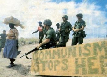 1983: 1.800 αμερικανοί πεζοναύτες, υποστηριζόμενοι από 300 στρατιώτες αγγλόφωνων νήσων της Καραϊβικής, εισβάλουν στο νησί της Γρενάδας.