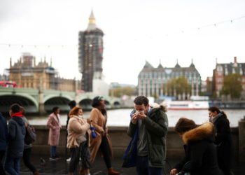 Βρετανία - - lockdown