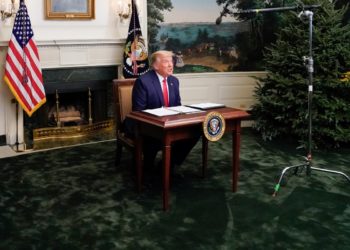 Νέο «δειλό» βήμα παραδοχής της ήττας από τον Τραμπ