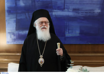 Με C130 μεταφέρεται στην Ελλάδα ο Αρχιεπίσκοπος Αλβανίας Αναστάσιος που προσβλήθηκε από κορονοϊό