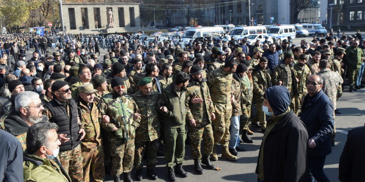 Ο λαός της Αρμενίας τιμά τους νεκρούς στον πόλεμο με το Αζερμπαϊτζάν