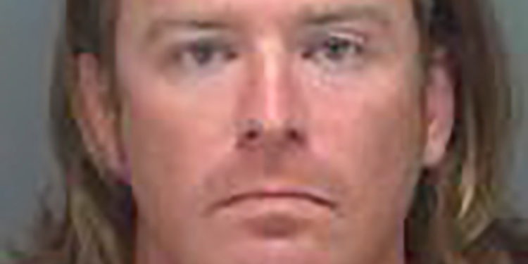 ΗΠΑ: Συνελήφθη ο άνδρας που άρπαξε το αναλόγιο της Πελόζι κατά την εισβολή στο Καπιτώλιο