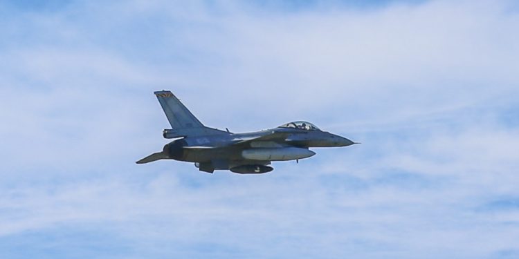 ΕΑΒ: Το πρώτο ελληνικό F-16 Viper πέταξε για τις ΗΠΑ