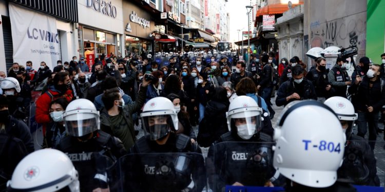 Τουρκία: Η οργή των φοιτητών «στριμώχνει» τον πρόεδρο Ερντογάν