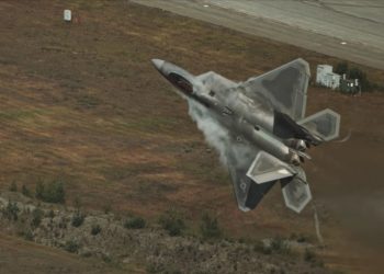 F-22: Και όμως το «πανίσχυρο» και «άτρωτο» stealth μαχητικό έχει…αδυναμίες [pics]
