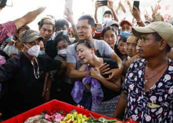 Μιανμάρ: 8 νεκροί διαδηλωτές – «Αντεπίθεση» της χούντας με κατηγορίες κατά της πρώην πρωθυπουργού