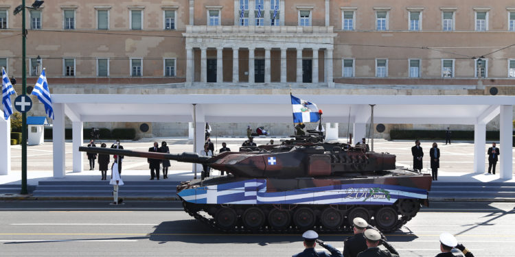 25η Μαρτίου: Η μεγαλειώδης παρέλαση στο Σύνταγμα για τα 200 χρόνια