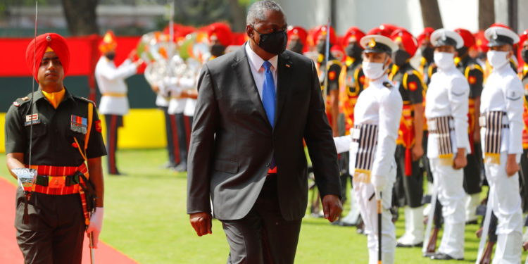 Ινδία: Επίσκεψη του Αμερικανού ΥΠΑΜ με το βλέμμα στην Κίνα