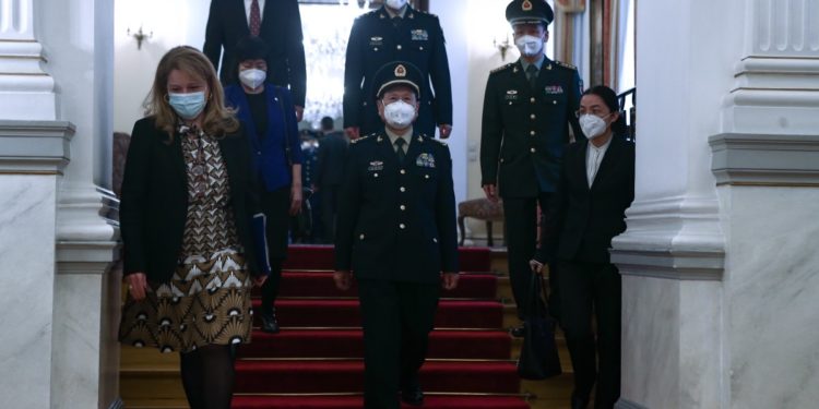 Αθήνα: Επίσκεψη του Υπουργού Άμυνας της Κίνας – Συνάντηση με Πρόεδρο της Δημοκρατίας και ΥΕΘΑ