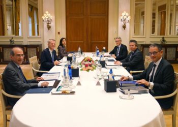 διερευνητικές επαφές