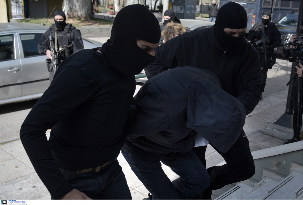 κατηγορούμενος - επίθεση αστυνομικός