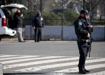 Καπιτώλιο: Ένας αστυνομικός νεκρός από την επίθεση – Ο δράστης και τα κίνητρά του [pics]