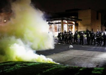 Μινεάπολη: Επεισόδια μετά τον θάνατο νεαρού που πυροβόλησε αστυνομικός