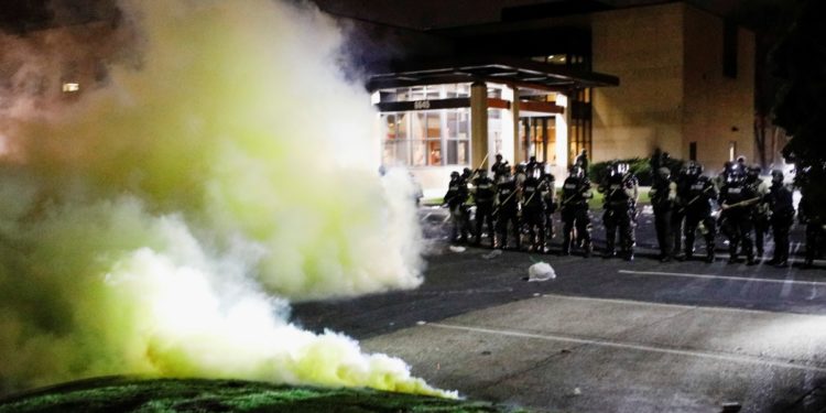 Μινεάπολη: Επεισόδια μετά τον θάνατο νεαρού που πυροβόλησε αστυνομικός