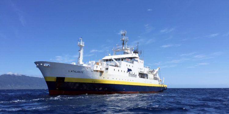 Γαλλικό ερευνητικό πλοίο