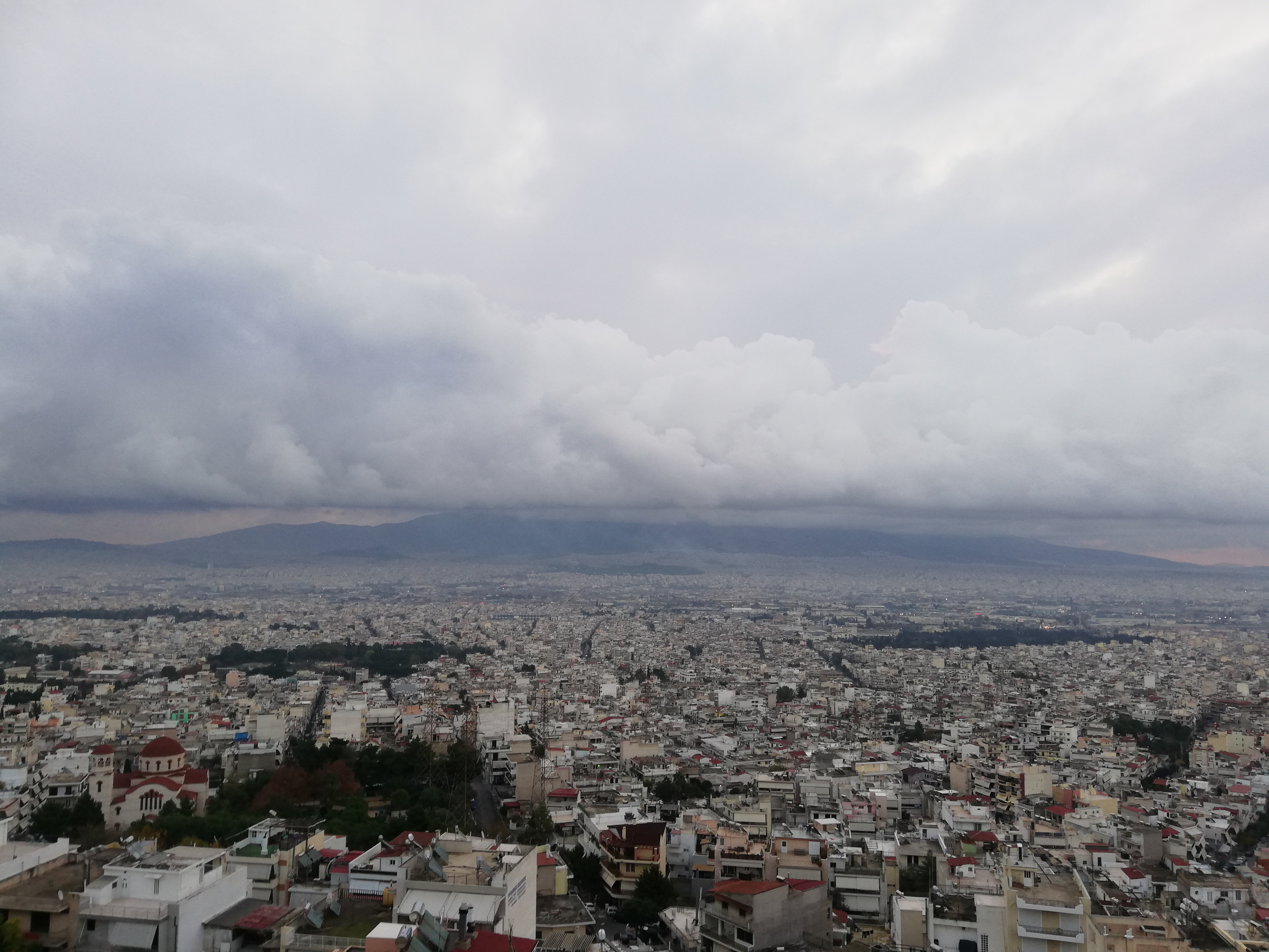 Καιρός σήμερα: Άστατος με τοπικές βροχές και ισχυρές νεφώσεις - Vimarsana News