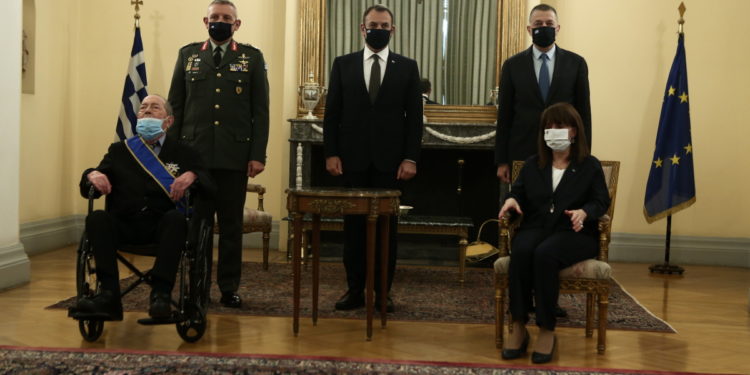 Σακελλαροπούλου - Τσούνης