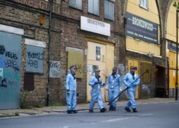 Λονδίνο: Μάχη για τη ζωή της δίνει η ακτιβίστρια Σάσα Τζόνσον που πυροβολήθηκε στο κεφάλι