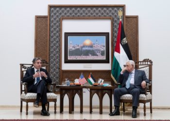 Μπλίνκεν: Επιχειρεί να «ξαναχτίσει» τη σχέση με τους Παλαιστίνιους και να «προστατέψει» το Ισραήλ