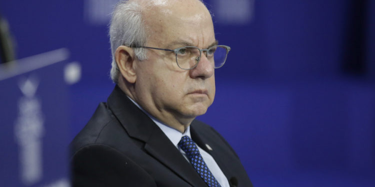 Ντένης Πλέσσας