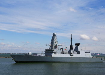 HMS Defender: «Fake news τα ρωσικά πυρά κατά τoυ αντιτορπιλικού» λένε οι Βρετανοί
