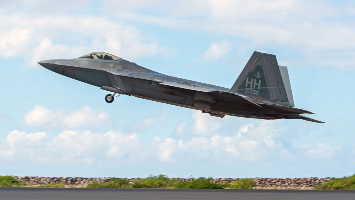 F-22: «Μυστήριο» με scramble των stealth μαχητικών για άγνωστο «στόχο» . ΠΙΘΑΝΗ ΕΜΠΛΟΚΗ ΜΕ ΚΙΝΕΖΙΚΑ  Η ΡΩΣΙΚΑ ΒΟΜΒΑΡΔΙΣΤΙΚΑ  