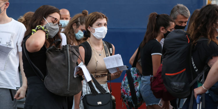 Κορονοϊός: 2.760 κρούσματα, 17 θάνατοι – Πρωταγωνιστεί στις μολύνσεις η Αττική, ακολουθεί η Κρήτη – Ο χάρτης της διασποράς