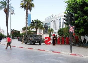 Τυνησία: Ο πρόεδρος απέπεμψε (και) τον επικεφαλής της δημόσιας τηλεόρασης