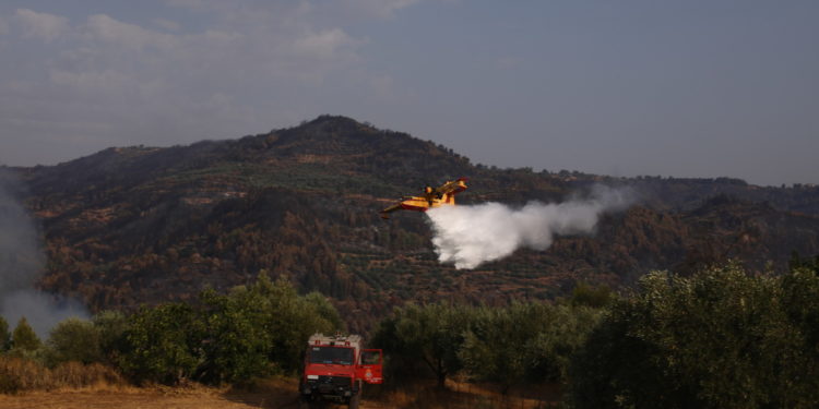 Πολεμική Αεροπορία: Πάνω από 1200 ώρες πτήσης των πυροσβεστικών αεροσκαφών σε μόλις 11 μέρες!