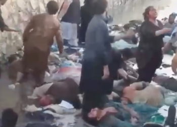 Αφγανιστάν: Πολύνεκρη επίθεση του ΙΚ στην Καμπούλ – Μπάιντεν: «Θα σας κυνηγήσουμε»