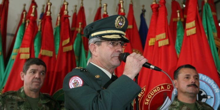 Κολομβία: Πρώην αρχηγός ΓΕΣ αντιμετωπίζει δίωξη για πάνω από 100 δολοφονίες