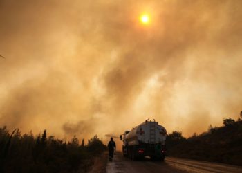 Τουρκία: Οι πυρκαγιές βάζουν μπουρλότο στον Ερντογάν – Βοήθεια στέλνει η ΕΕ