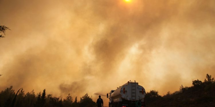 Τουρκία: Οι πυρκαγιές βάζουν μπουρλότο στον Ερντογάν – Βοήθεια στέλνει η ΕΕ