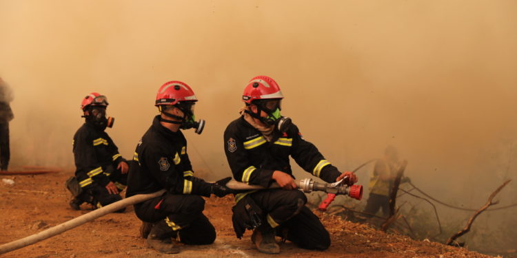 Ρουμάνοι πυροσβέστες