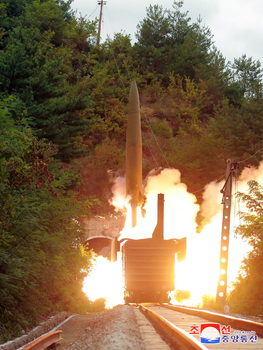 Λύθηκε το μυστήριο»: Η Βόρεια Κορέα εκτόξευσε τους βαλλιστικούς πυραύλους  μέσα από τρένο [pics] | OnAlert