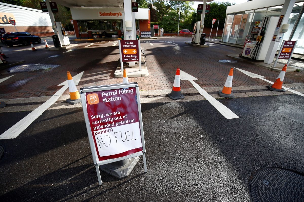 Τζόνσον - ελλείψεις καυσίμων