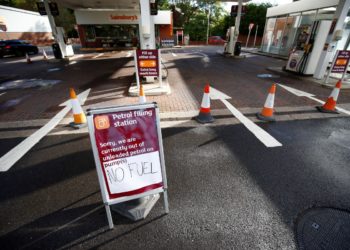 Τζόνσον - ελλείψεις καυσίμων