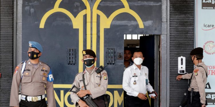 Ινδονησία - πυρκαγιά - φυλακές