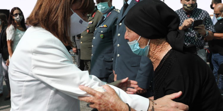 Κατερίνα Σακελλαροπούλου: Τίμησε τη μνήμη του Ολοκαυτώματος της Βιάννου – Τι είπε για τις γερμανικές αποζημιώσεις