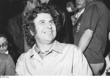 Μίκης Θεοδωράκης