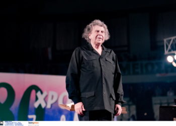 Μίκης Θεοδωράκης