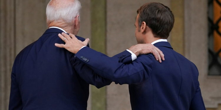 Μακρόν - Μπάιντεν