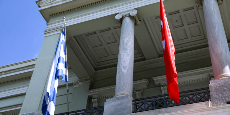 διερευνητικές επαφές