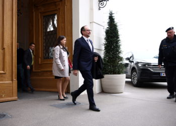 Αυστρία: Ο ΥΠΕΞ Σάλενμπεργκ αντικαταστάτης του Κουρτς στην καγκελαρία