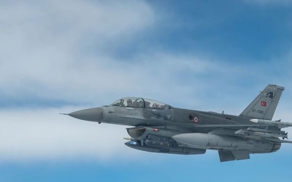 F-16 - υπερπτήση