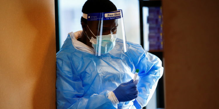 μετάλλαξη Όμικρον