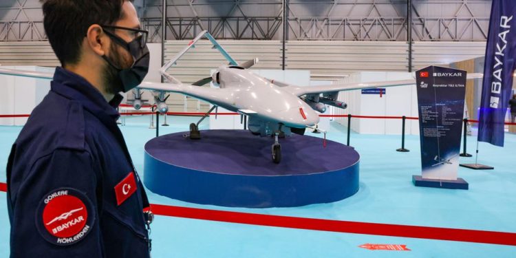 Τουρκία: Το νέο TB3 και το drone-μαχητικό θα επιχειρούν από το TCG Anadolu [pics]